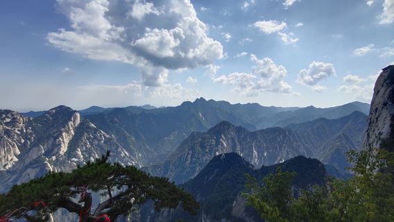 Mountain Huashan Plank Trail