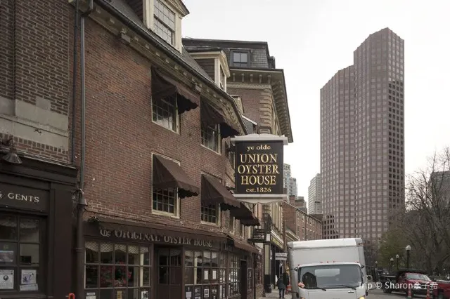 10 Best Places for Oysters in Boston