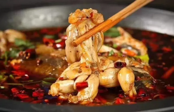 重慶兩把刀美蛙魚頭火鍋店(永善店)