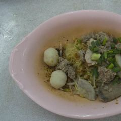 Rung Rueang pork noodle User Photo