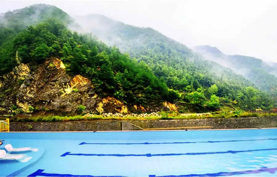 Tanghe Nude Bath Hot Spring Resort