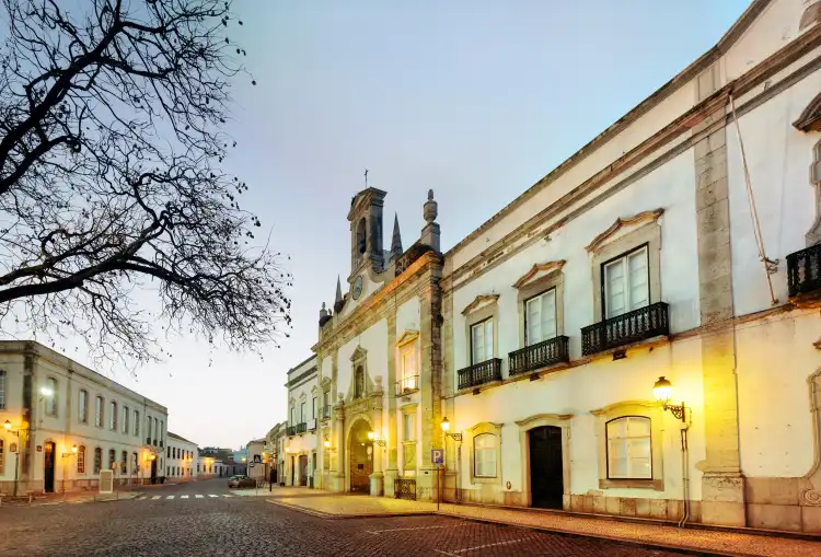 Hotels near Arco da Vila Interpretative Center
