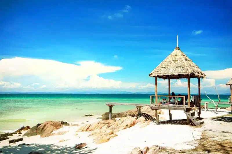 Hotels near Vinh Hy Bay