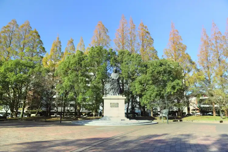 Các khách sạn gần Atomic Bomb Park