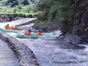 神龍穀漂流