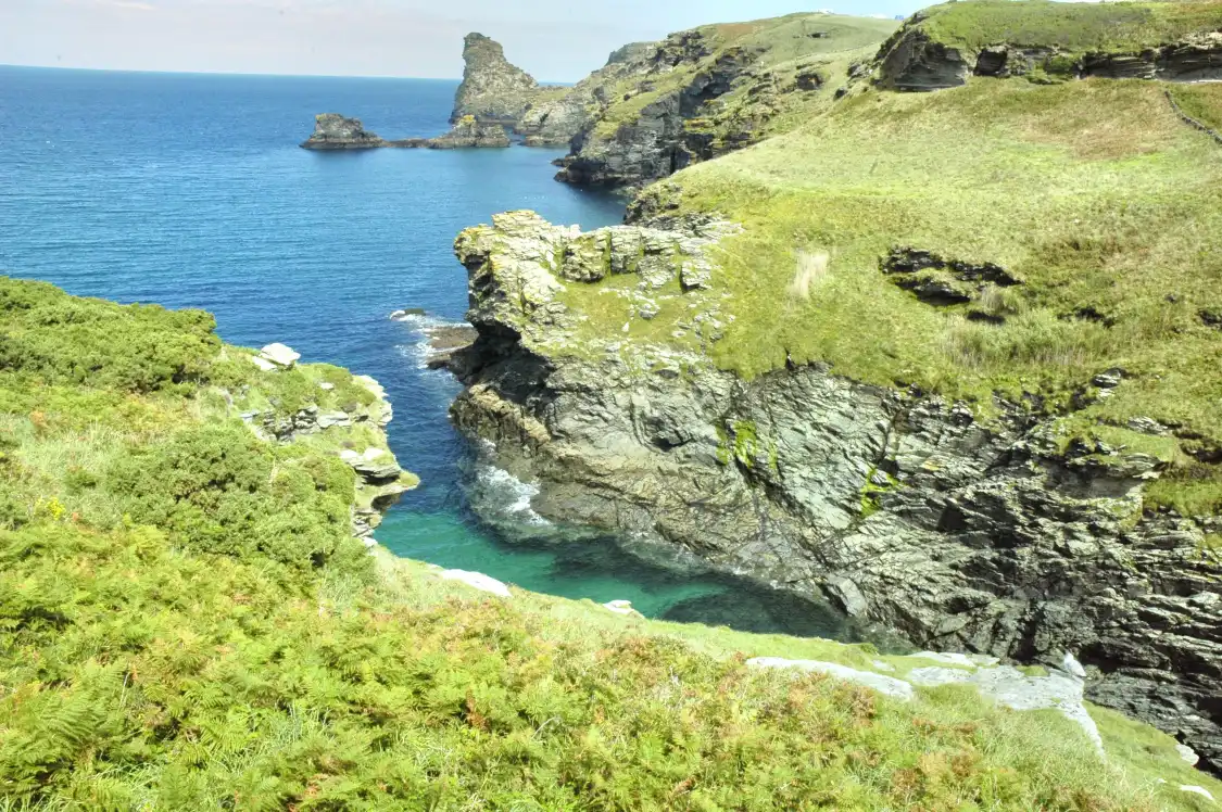 Các khách sạn gần Rocky Valley