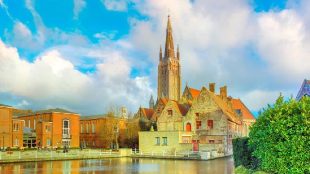 比利時根特市中心+伯爵城堡+聖血聖殿【法蘭德斯雙城記/包車遊