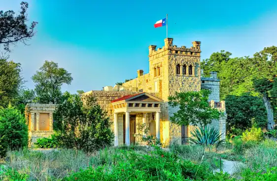 Hotels near Elisabet Ney Museum