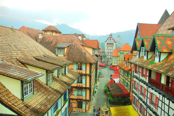 Colmar Tropicale, Berjaya Hills