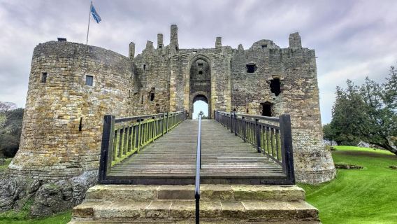 Dirleton Castle & Gardens