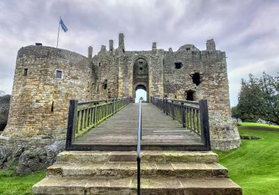 Dirleton Castle & Gardens