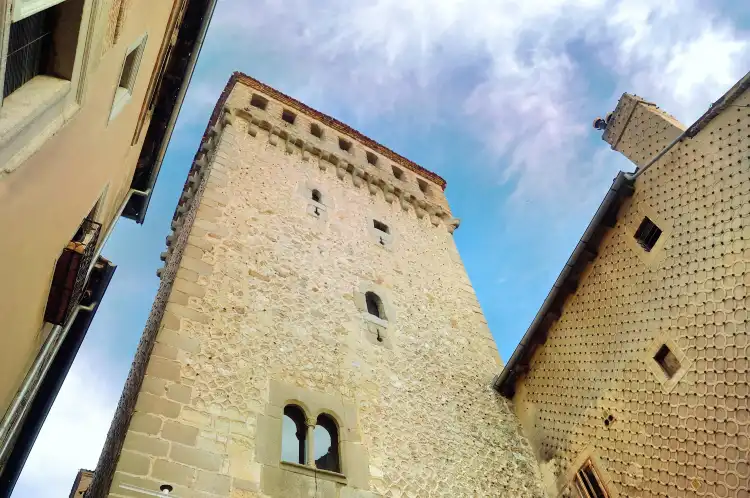 Hotels near Torreondelos Lozoya