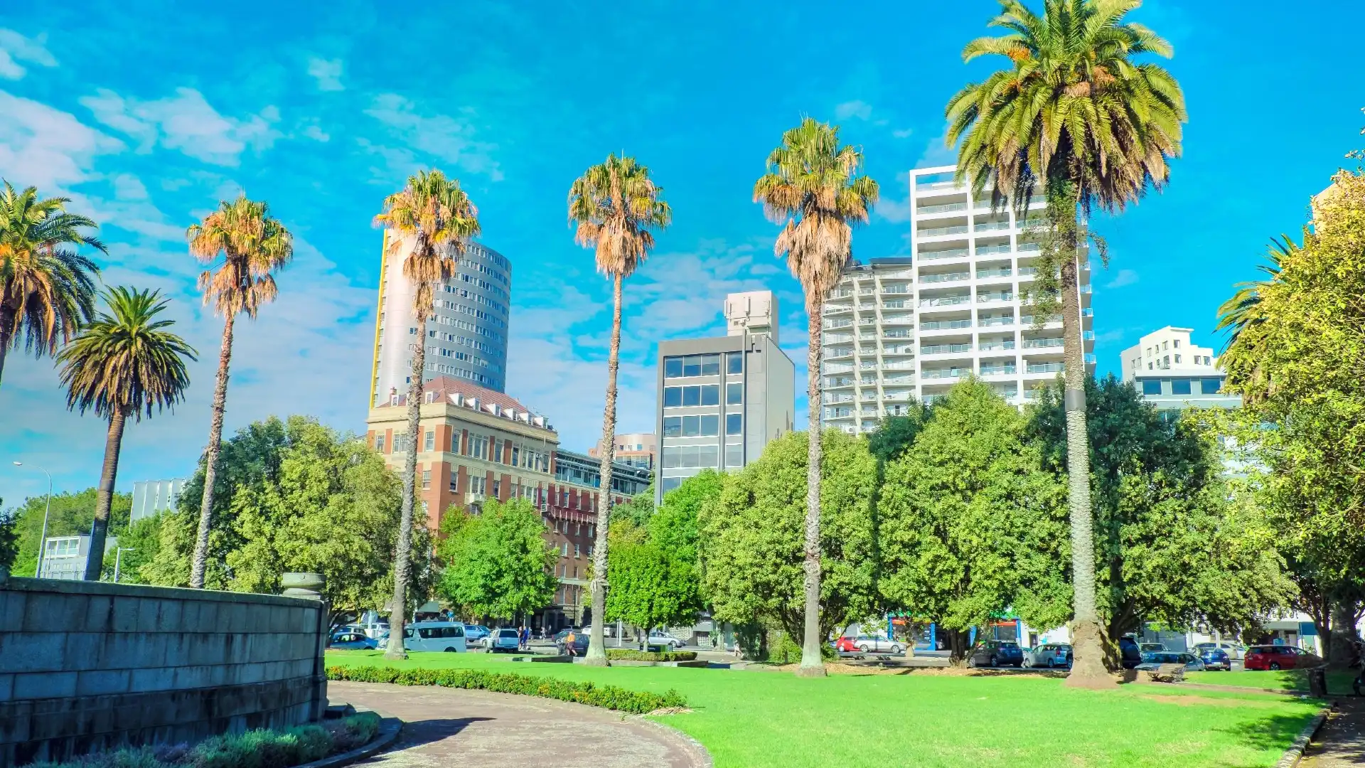 Hotels near Albert Park