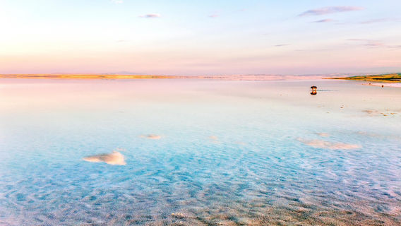 Tuz Lake