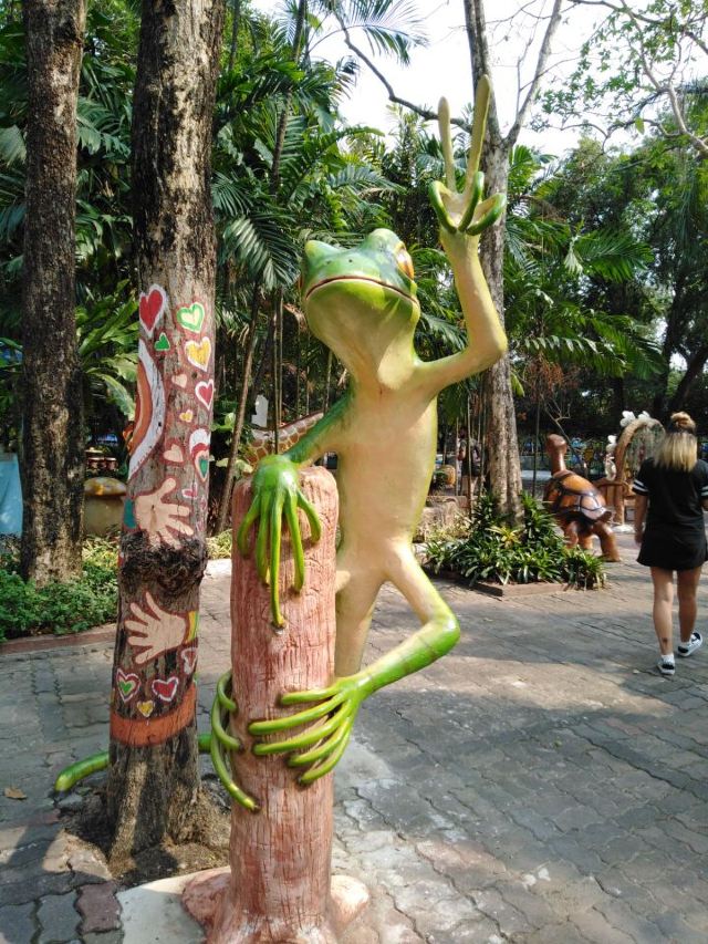 是拉差龍虎園