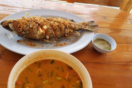 Ruam Saep Yok Khok Som Tam