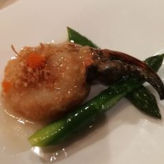 ZI YAT HEEN User Photo