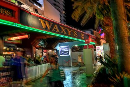 Waxy's Irish Pub and Skyline Roof Top Bar