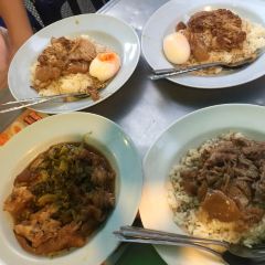 Chang Phueak Pork Leg Rice User Photo