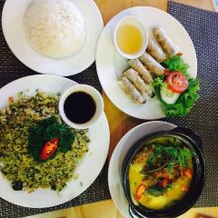 Yen's Restaurant 여행 사진