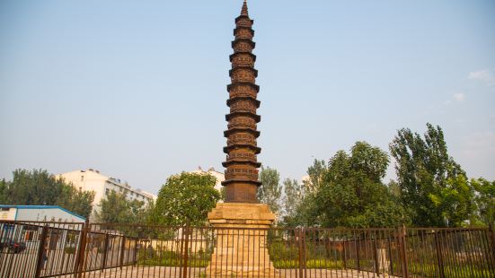 聊城鐵塔，塔始建年代據推測，當在遼或金。有將近1000年的歷