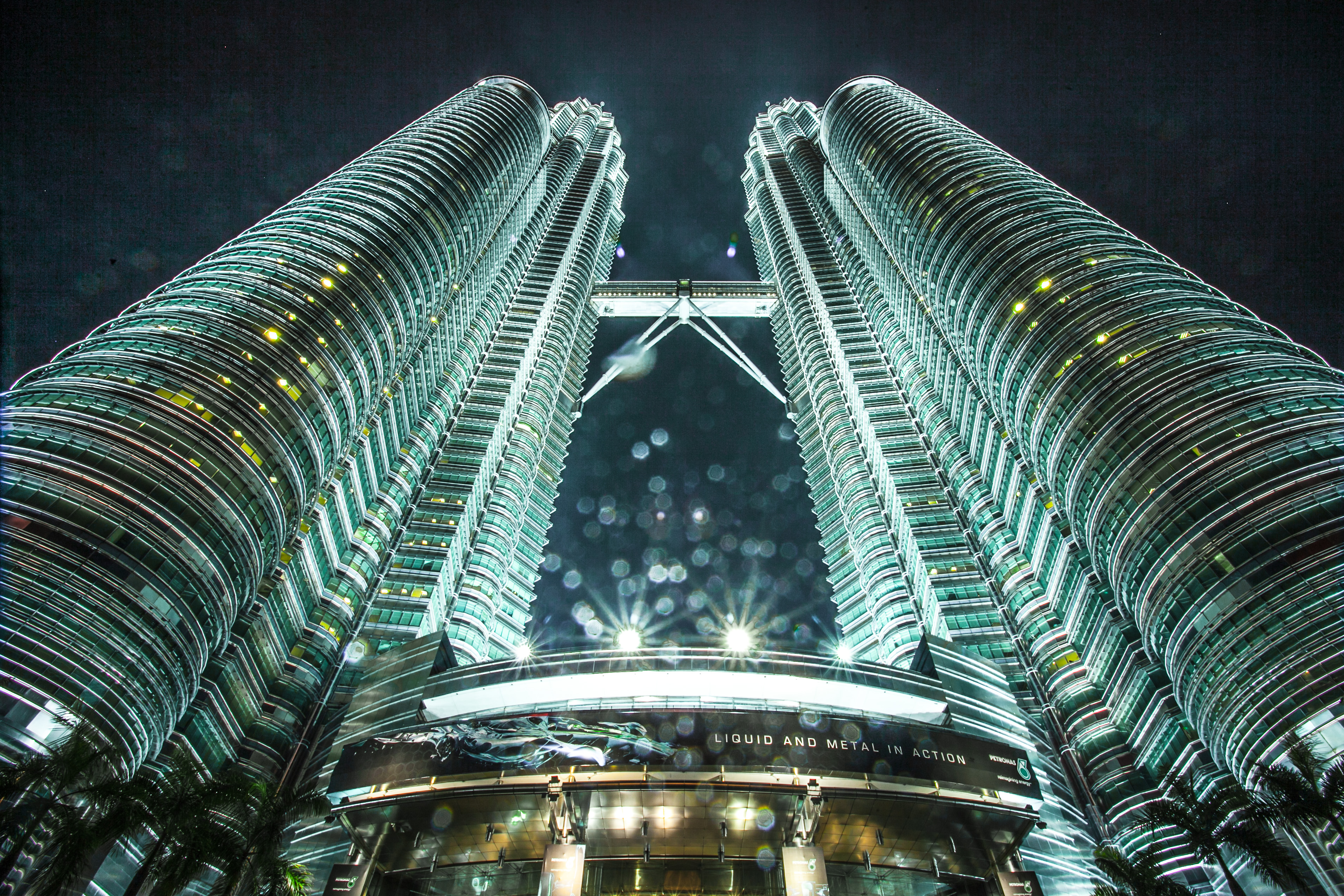 ตึกแฝดปิโตรนาส (Petronas Twin Tower)