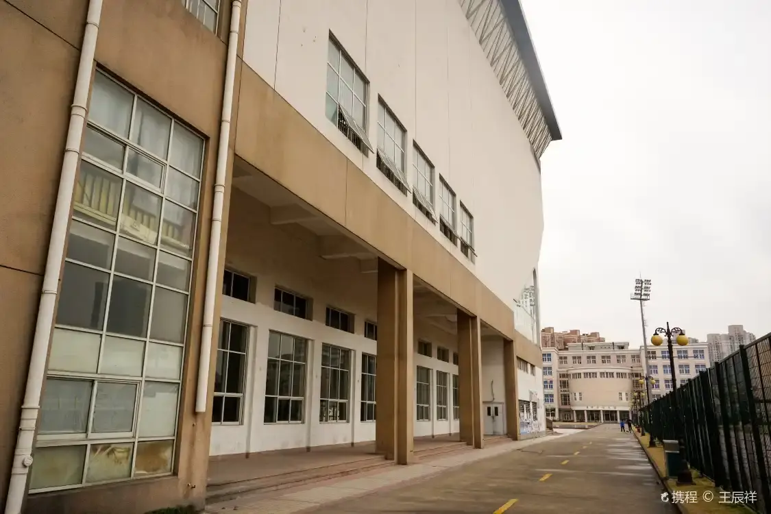 Hotels near Donghua University(Yanan Road Campus)