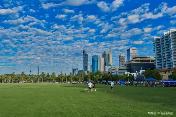 ラングレーパーク周辺のホテル