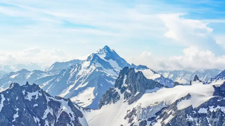 Hotels near Alps