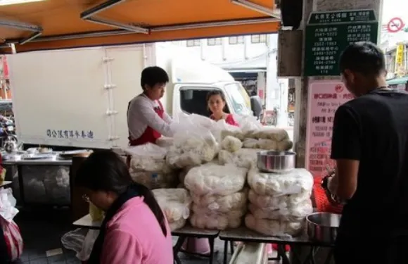 妙口四神湯 肉包專賣店