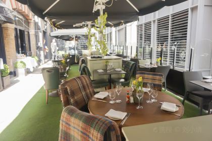 Bentley's Oyster Bar & Grill