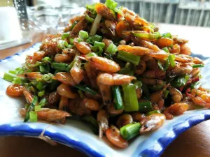 临江餐馆二楼美食部落