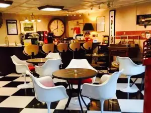 Hunt Bros Pizza
