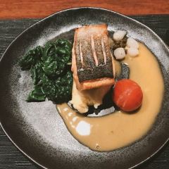 Orbit 360° Dining User Photo