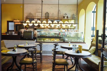 The Glasshouse Deli. Patisserie