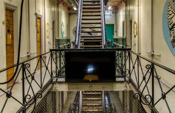 SleepIn FÆNGSLET - 青年旅社