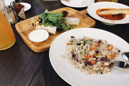 ZU MU DE CHU FANG XI CAN TING