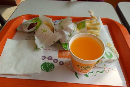 华莱士·全鸡汉堡(新兴路店)