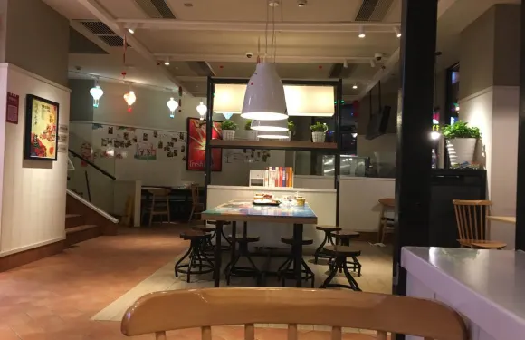 肯德基甜品站（邊城店）