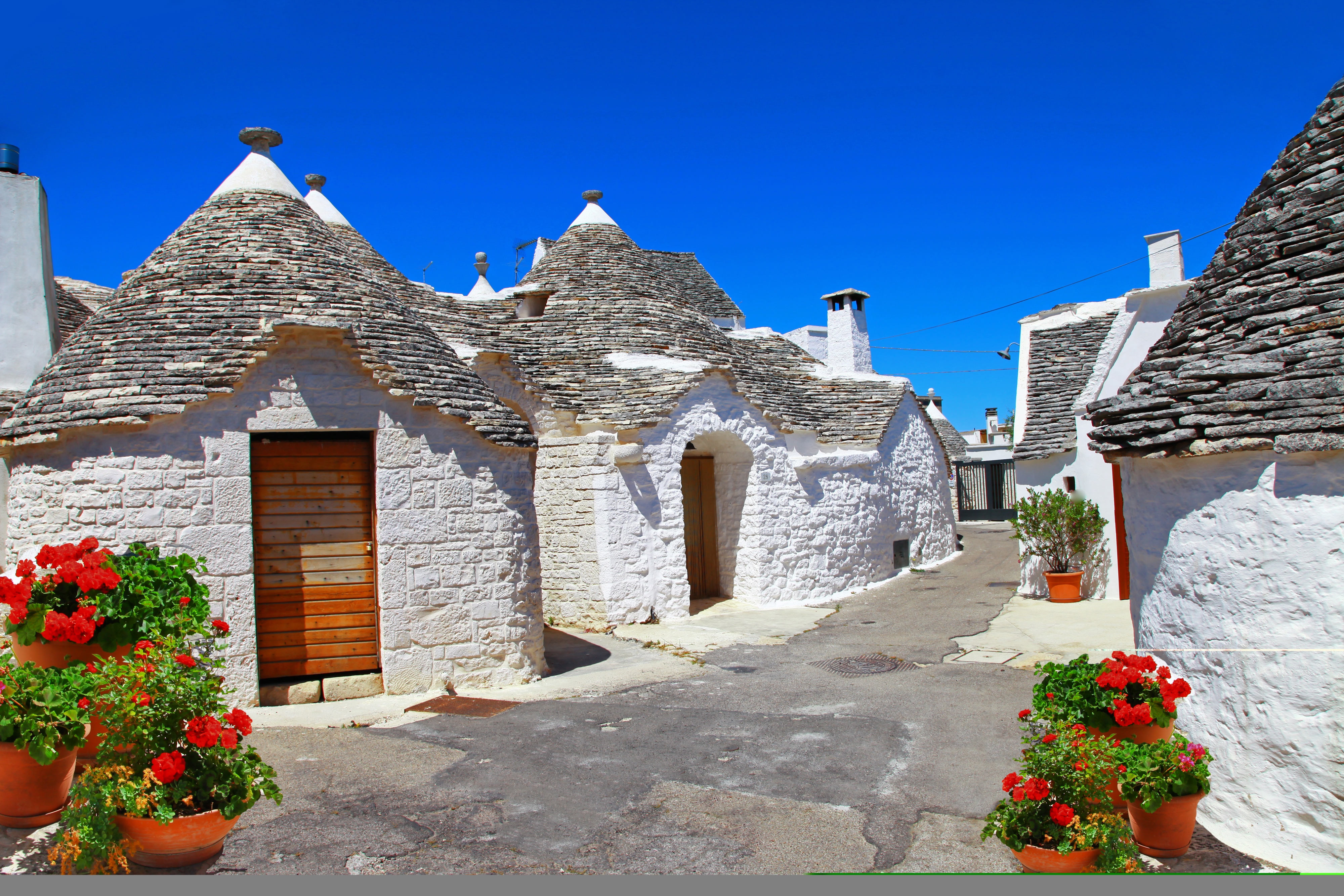 2025 Alberobello Travel Guide: Must-see attractions, popular food, hotels, transportation routes (updated in June)
