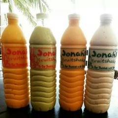 Jonah's Fruit Shake & Snack Bar 여행 사진