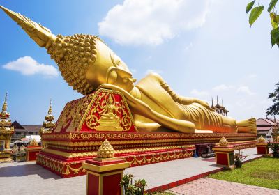 Pha That Luang / Buddhas