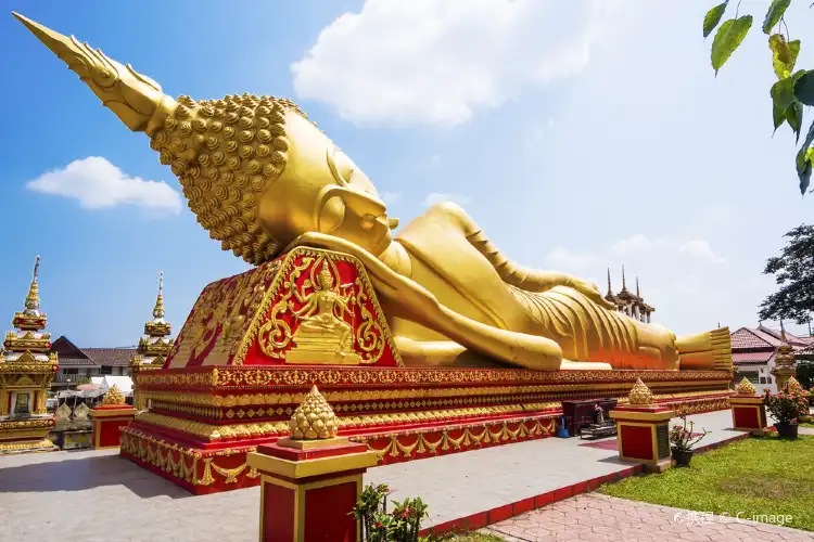 Hotels near Pha That Luang