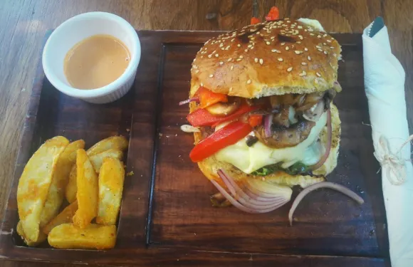 El Fruty Restaurante & Cafe