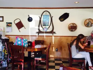 2 Sister's Cafe