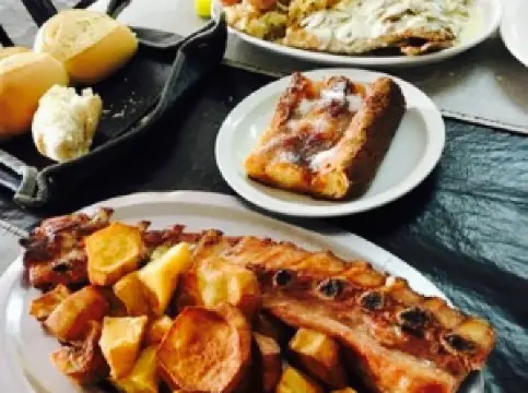 Munich Bar y Comedor