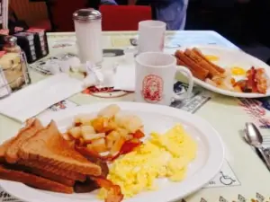 Mom's Country Kitchen