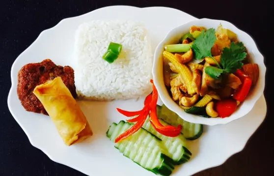 Sumai Sushi thai saeb