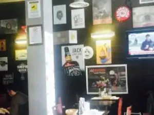 Cafe' 33