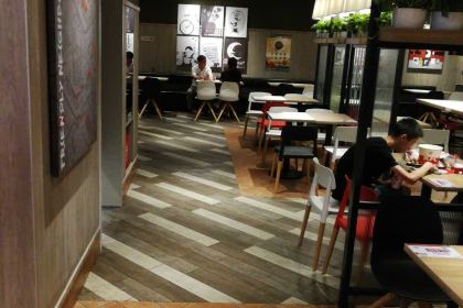 KEN DE JI ZHAI JI SONG CHENG DE AN CHANG DIAN